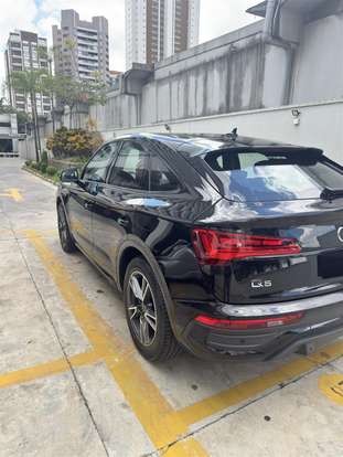 AUDI-Q5-2022