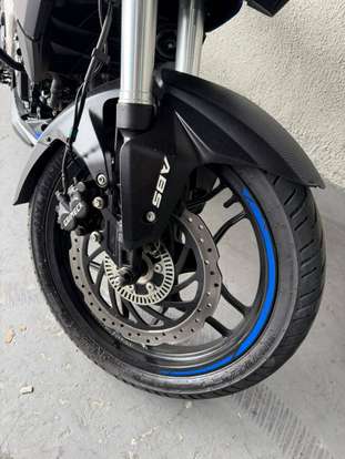BAJAJ-DOMINAR 200-2023