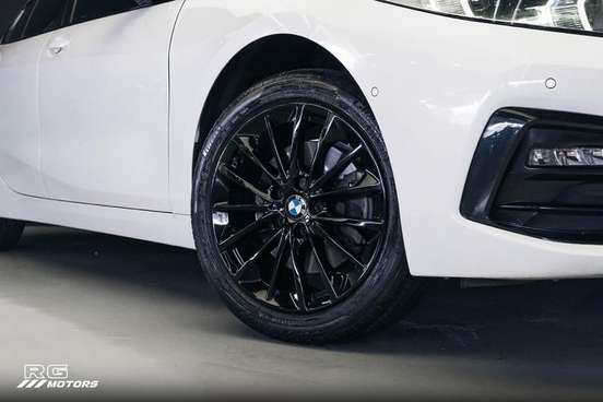 BMW-118i-2019