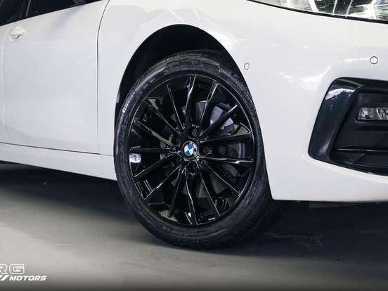 BMW-118i-1.5 12V GASOLINA SPORT GP STEPTRONIC BMW-118i-2019