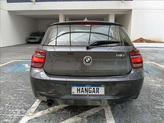 BMW-118i-2012