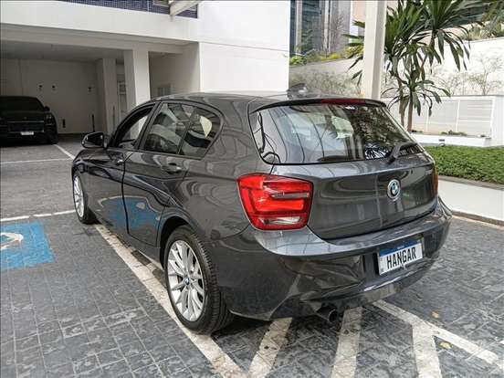 BMW-118i-2012