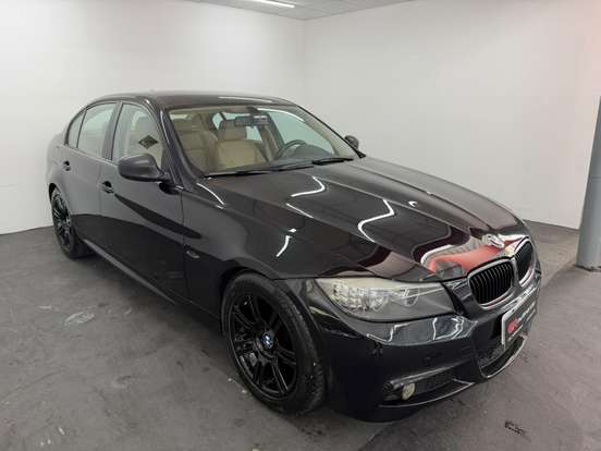 BMW-318i-2.0 SEDAN 16V GASOLINA 4P AUTOMÁTICO BMW-318i-2011