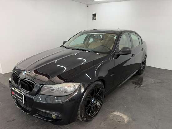 BMW-318i-2.0 SEDAN 16V GASOLINA 4P AUTOMÁTICO BMW-318i-2011