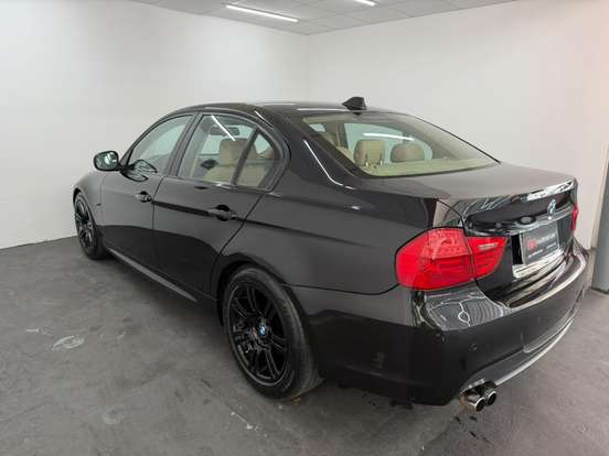 BMW-318i-2.0 SEDAN 16V GASOLINA 4P AUTOMÁTICO BMW-318i-2011