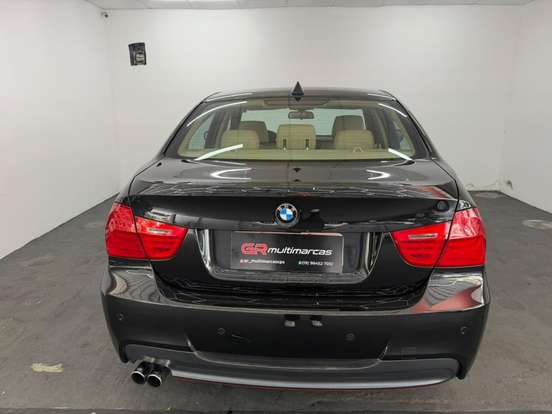 BMW-318i-2.0 SEDAN 16V GASOLINA 4P AUTOMÁTICO BMW-318i-2011