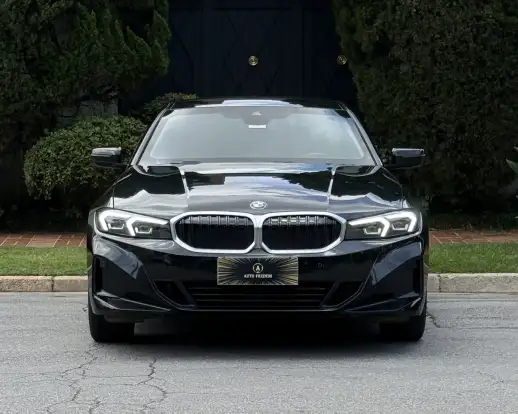BMW-320i-2023