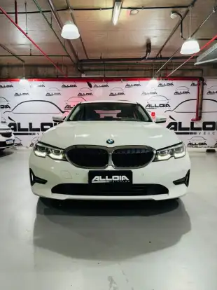 BMW-320i-2021
