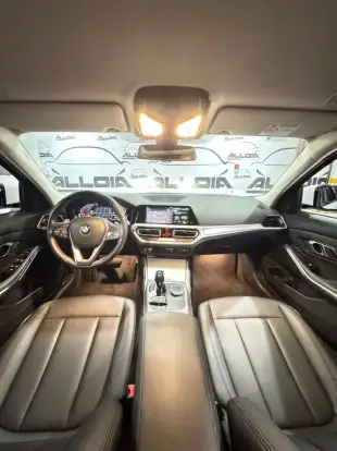 BMW-320i-2021