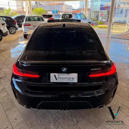BMW-320i-2024