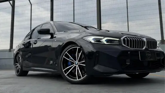 BMW-320i-2023
