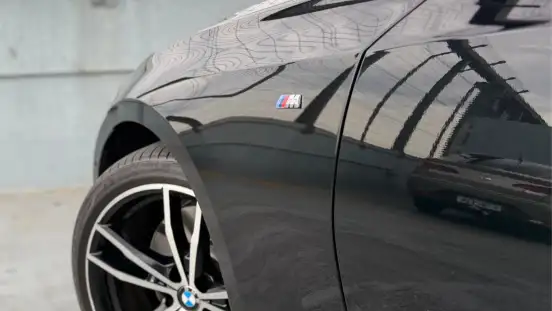 BMW-320i-2023