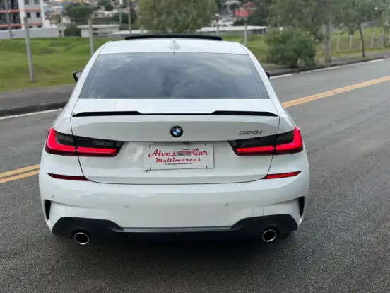 BMW-320i-2020