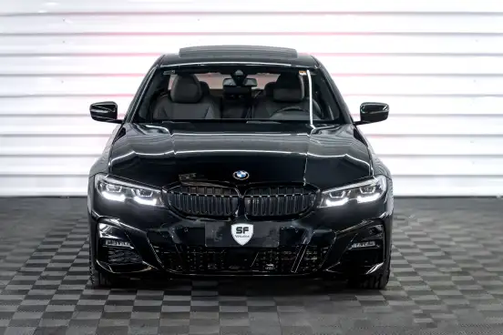 BMW-320i-2021