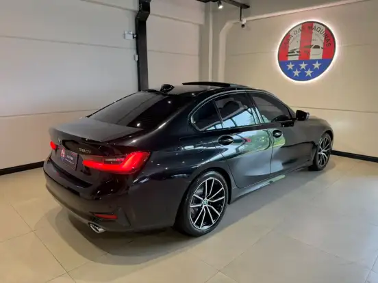 BMW-320i-2021