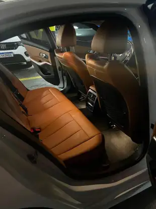 BMW-320i-2022