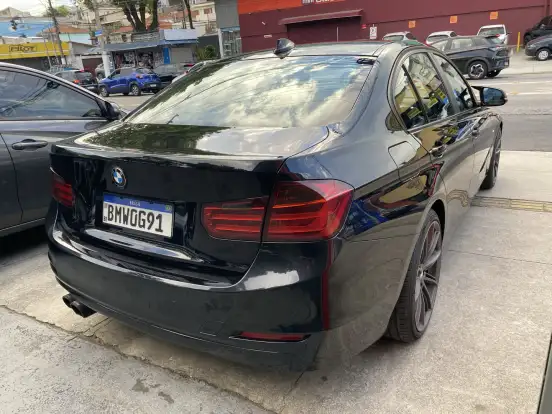 BMW-320i-2012
