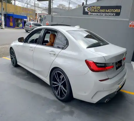 BMW-320i-2021