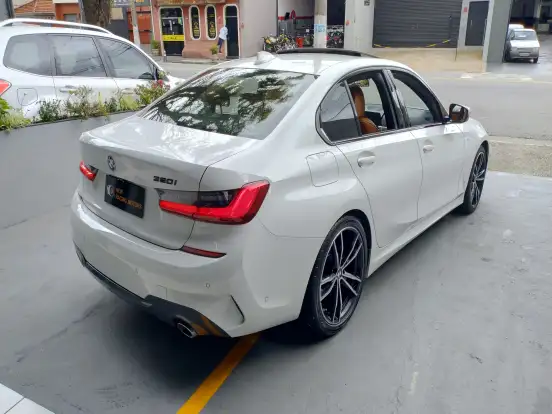 BMW-320i-2.0 16V TURBO GASOLINA M SPORT AUTOMÁTICO BMW-320i-2021