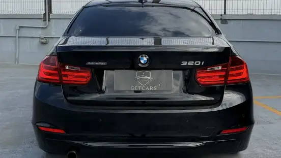 BMW-320i-2015