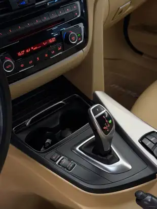 BMW-320i-2018