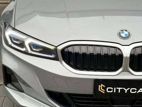 BMW-320i-2023