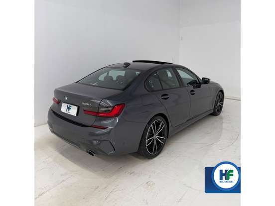 BMW-320i-2021