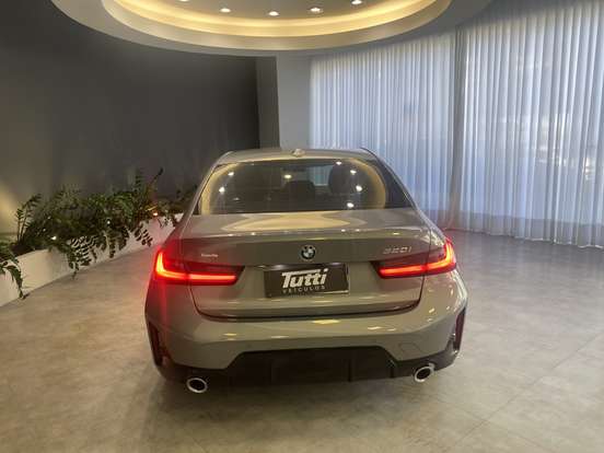 BMW-320i-2024