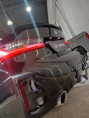 BMW-320i-2023