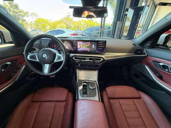 BMW-320i-2023