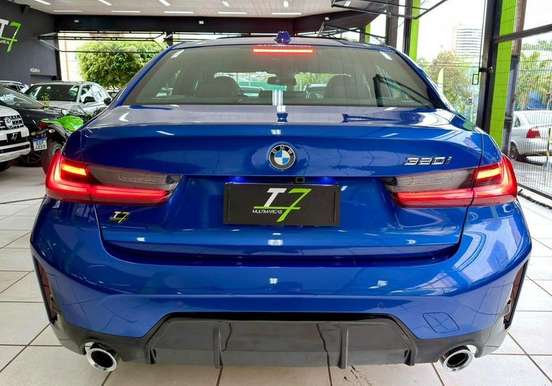 BMW-320i-2023