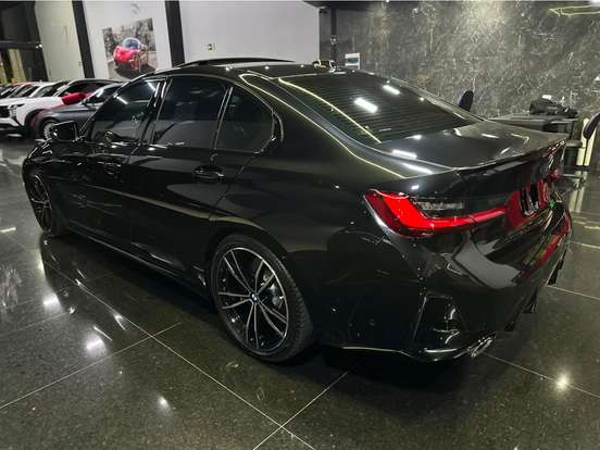 BMW-320i-2024