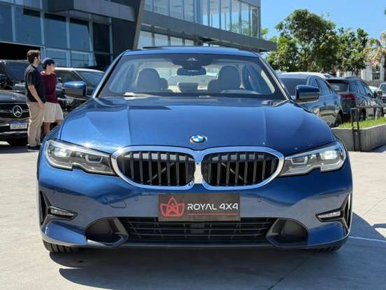 BMW-320i-2021