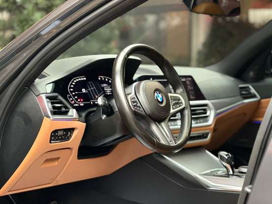 BMW-320i-2.0 16V TURBO GASOLINA M SPORT AUTOMÁTICO BMW-320i-2019