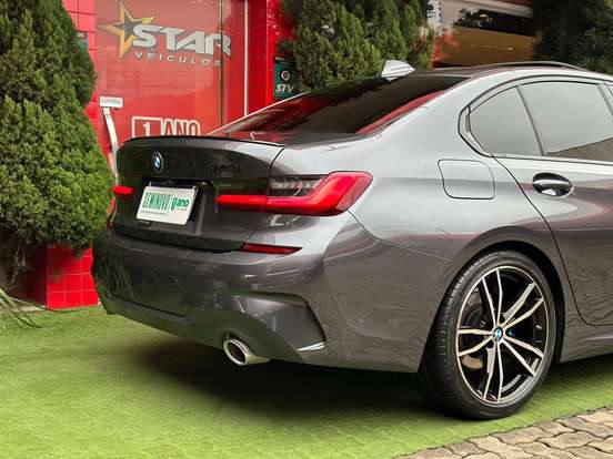 BMW-320i-2019