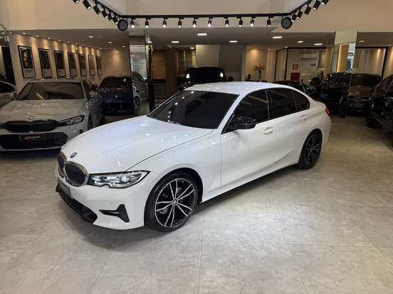 BMW-320i-2019