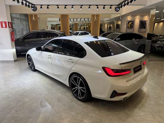 BMW-320i-2.0 16V TURBO GASOLINA SPORT AUTOMÁTICO BMW-320i-2019
