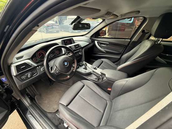 BMW-320i-2.0 SPORT GP 16V TURBO ACTIVE FLEX 4P AUTOMÁTICO BMW-320i-2017