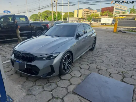 BMW 330e 2.0 16V TURBO HÍBRIDO M SPORT AUTOMÁTICO