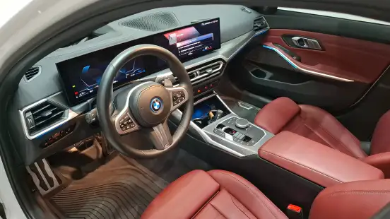 BMW-330e-2022