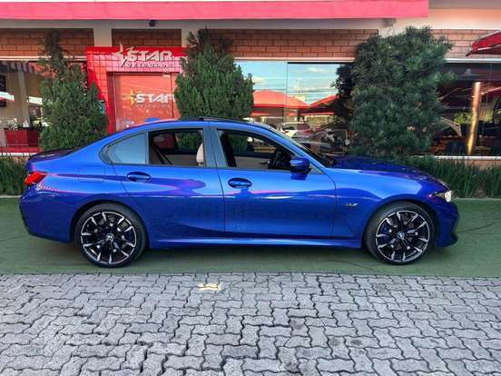 BMW-330e-2023