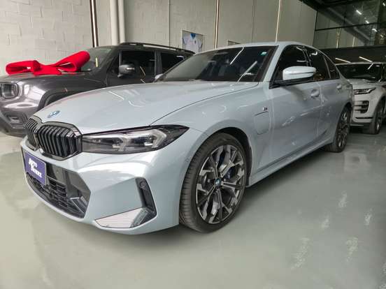 BMW-330e-2025