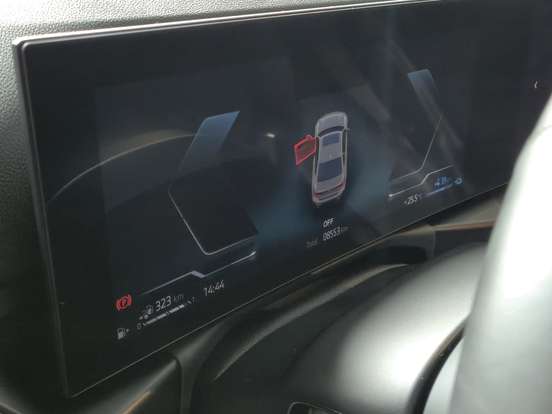 BMW-330e-2025