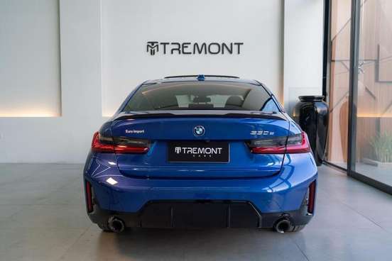 BMW-330e-2022