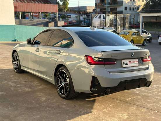 BMW-330e-2024