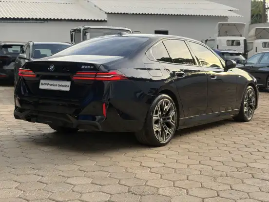 BMW-530e-2024
