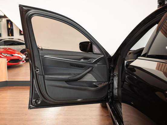 BMW-530e-2.0 16V TWINPOWER HÍBRIDO M SPORT AUTOMÁTICO BMW-530e-2021
