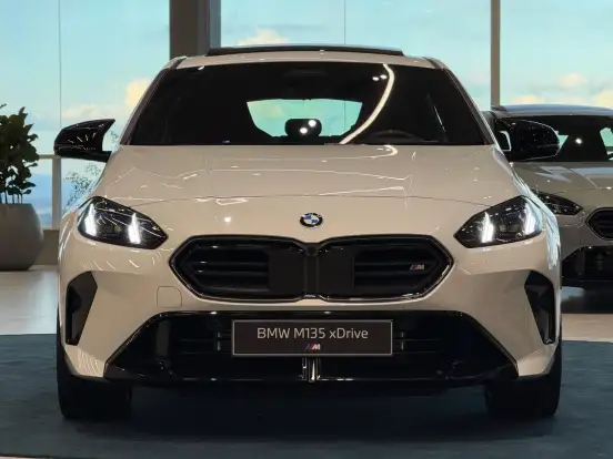 BMW-M 135i-2.0 16V TURBO GASOLINA XDRIVE STEPTRONIC BMW-M 135i-2025