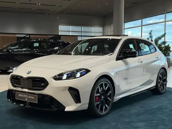 BMW-M 135i-2.0 16V TURBO GASOLINA XDRIVE STEPTRONIC BMW-M 135i-2025