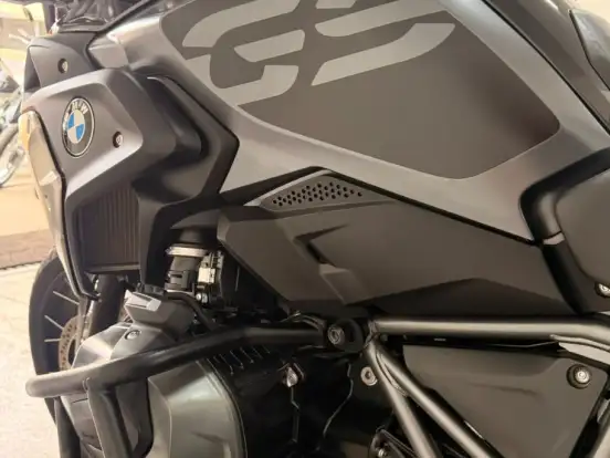 BMW-R 1250 GS PREMIUM TRIPLE BLACK BMW-R 1250 GS PREMIUM TRIPLE BLACK-2023